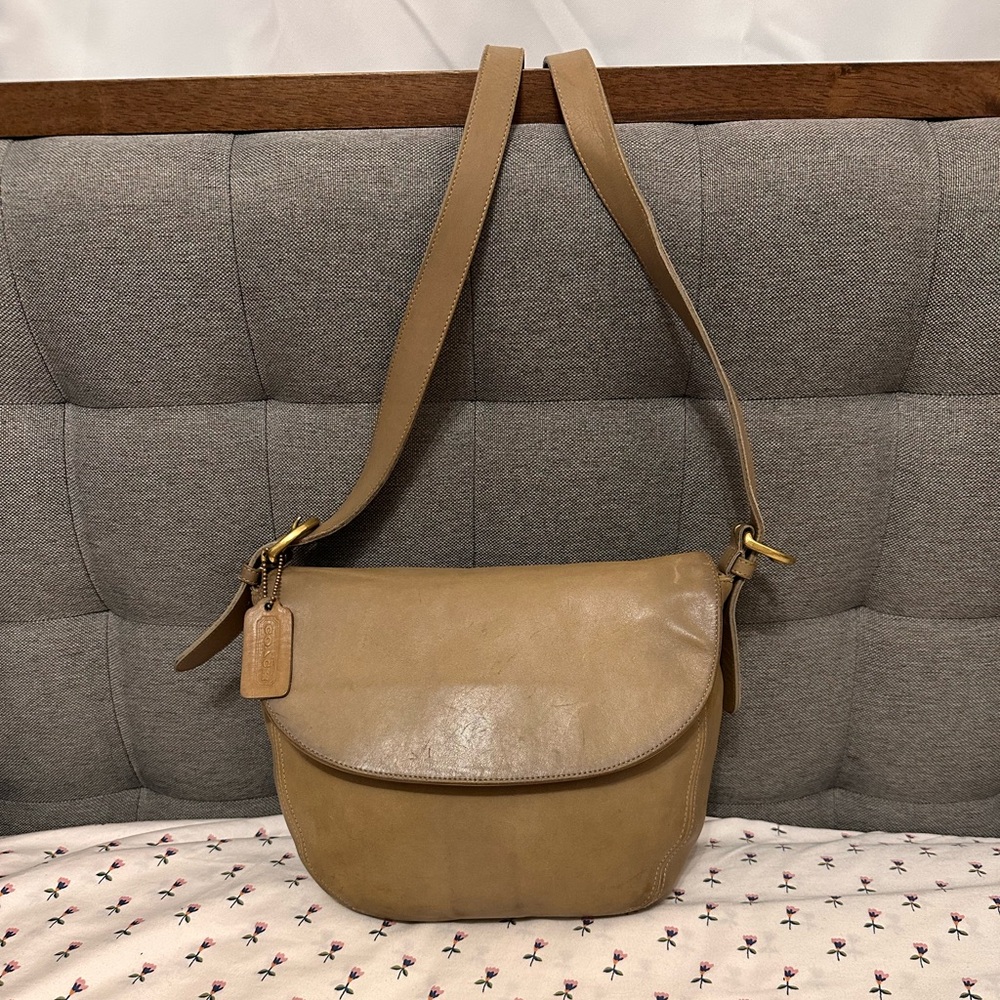 RARE Vintage coach Carlton 4132 shoulder bag from 1993 Chamois color